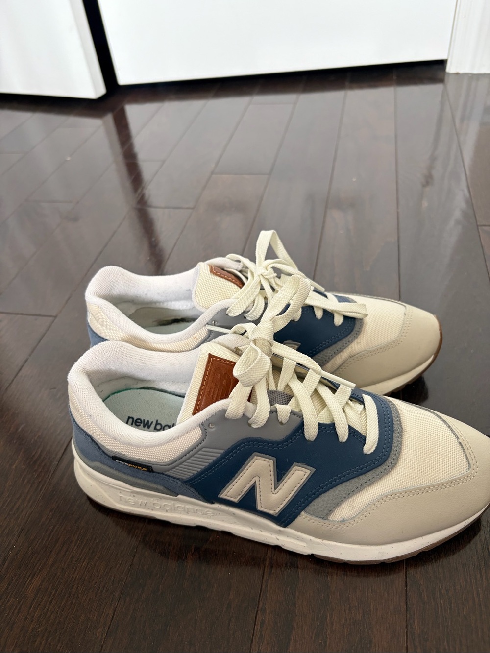 New Balance 997H Sneaker size 8W